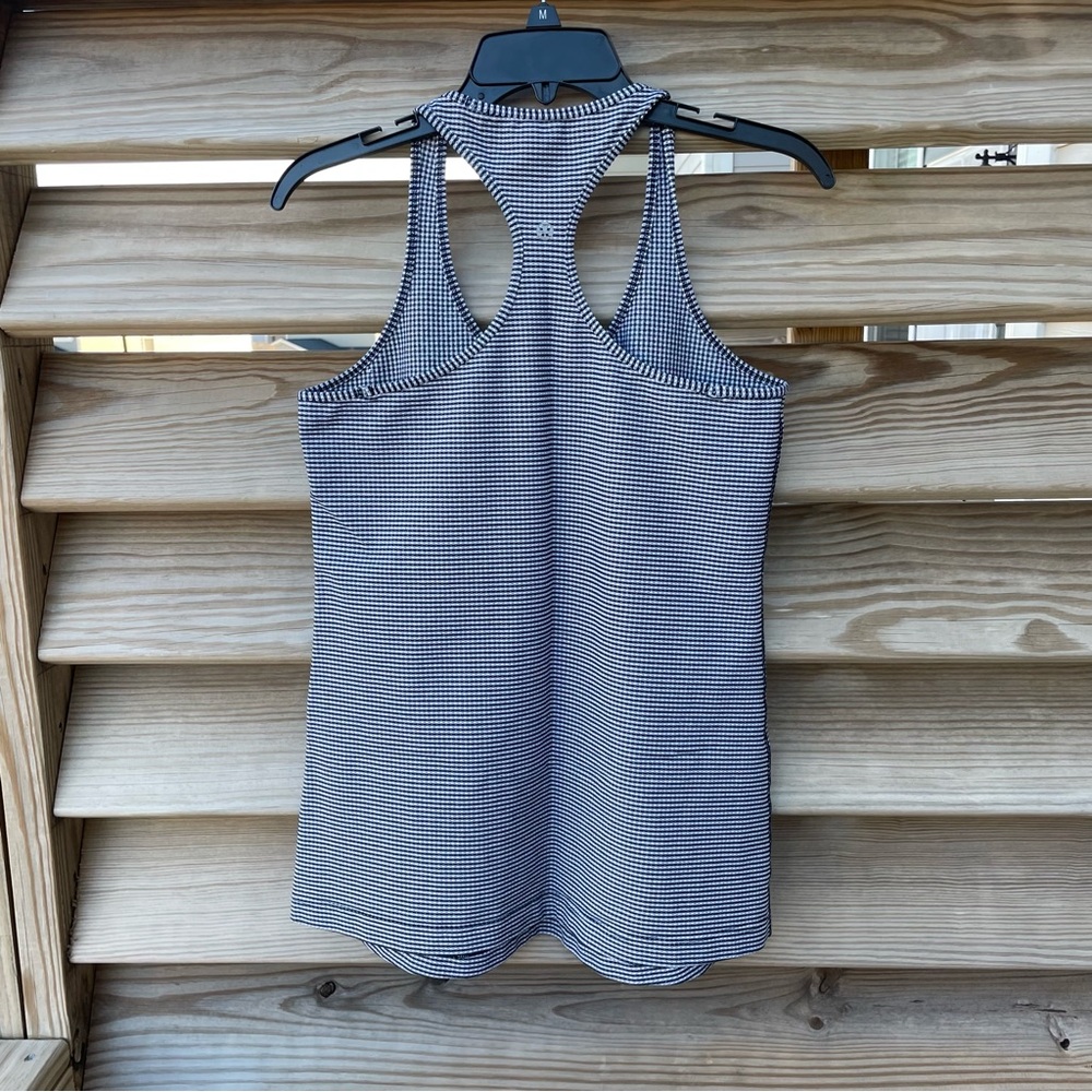 Lululemon navy blue & white gingham racer back tank top EUC Women 12 - Picture 4 of 8